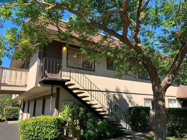 property at 800 Villa Ln