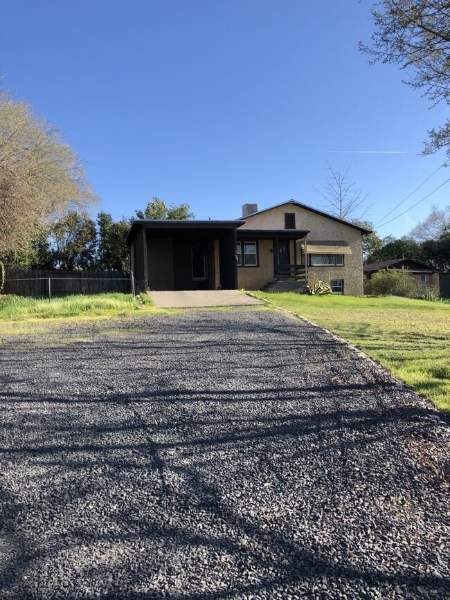 property at 8 Acacia Ave