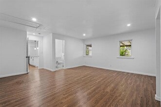 205 S Line St in Weatherford, TX - Building Photo - Building Photo