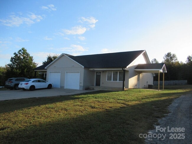 property at 2010 Glen Manor Ct