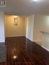 7-1007 Lorraine Dr in Toronto, ON - Building Photo - Building Photo