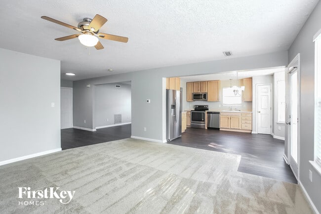 461 E Clear Lake Ln in Westfield, IN - Building Photo - Building Photo