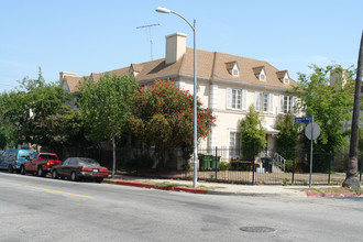 900 S Kenmore Ave in Los Angeles, CA - Building Photo - Building Photo