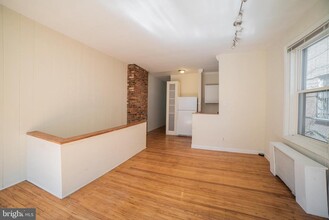 2108 Pine St in Philadelphia, PA - Building Photo - Building Photo