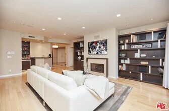 121 N Almont Dr-Unit -103 in Beverly Hills, CA - Building Photo - Building Photo