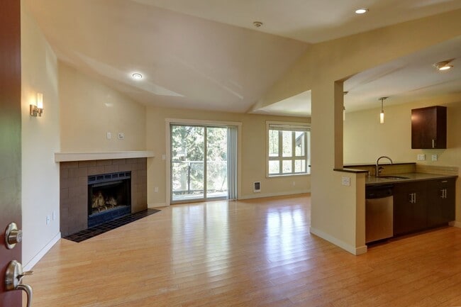 15132 NE 82nd St in Redmond, WA - Building Photo - Building Photo