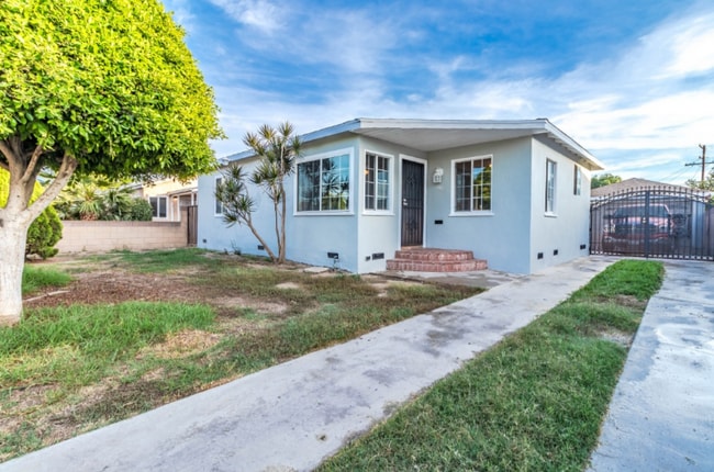 property at 930 W 130th St