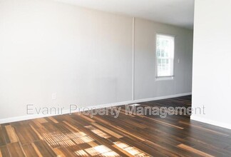 1240 Berwald Dr in Xenia, OH - Building Photo - Building Photo
