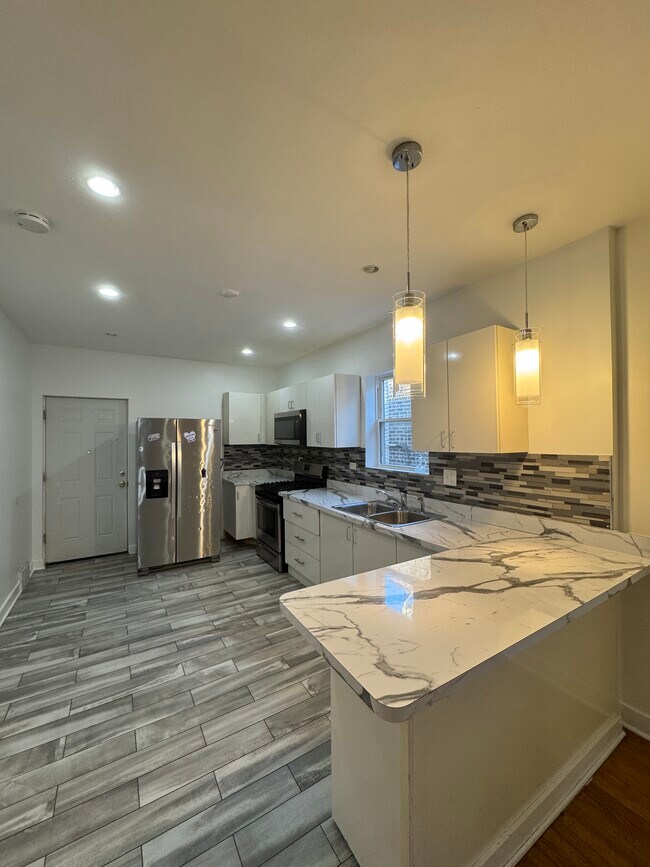 1713 N Central Ave, Unit 1 in Chicago, IL - Building Photo - Building Photo