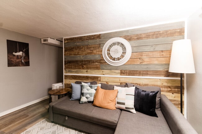 539 Paines Ave NW, Unit #2 in Atlanta, GA - Foto de edificio - Building Photo