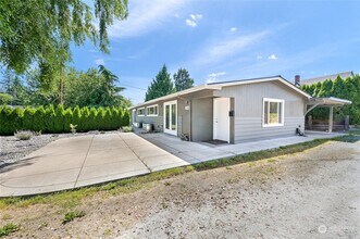 1116 McLean Rd, Unit B in Mount Vernon, WA - Building Photo - Building Photo