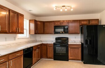 1116 Jordan Lake Ct in Leland, NC - Building Photo - Building Photo