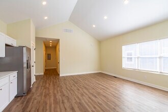 4521 Norwaldo Ave in Indianapolis, IN - Foto de edificio - Building Photo