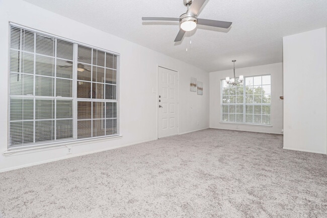 Castleridge in San Antonio, TX - Building Photo - Building Photo