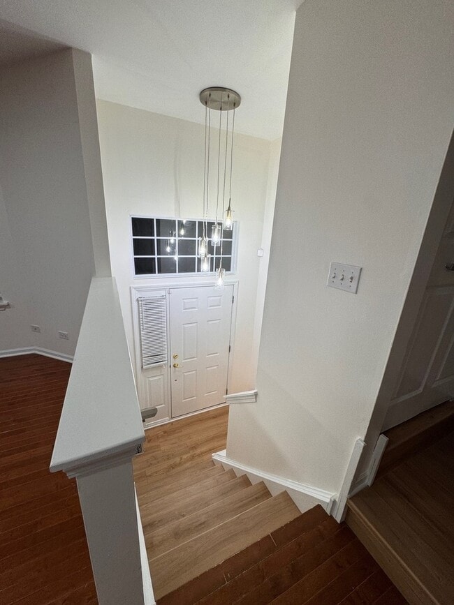 2712 Woodmere Dr in Darien, IL - Building Photo - Building Photo