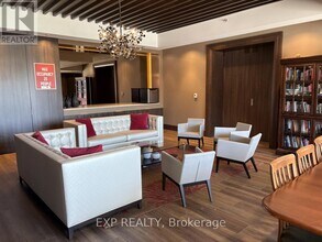 1035 Bank St in Ottawa, ON - Building Photo - Building Photo