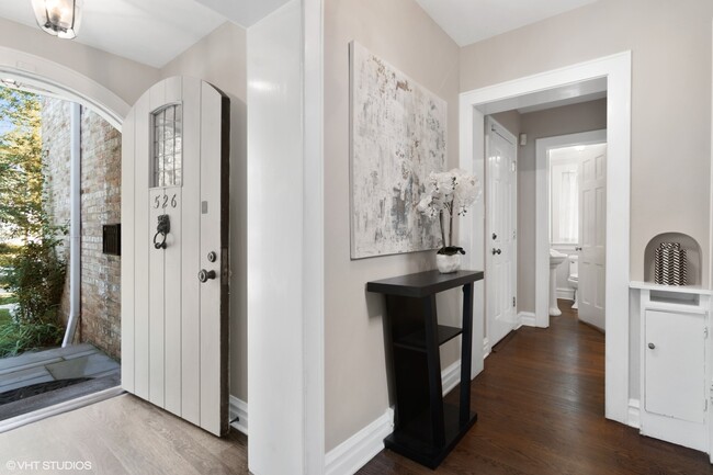 526 Orchard Ln in Winnetka, IL - Building Photo - Building Photo