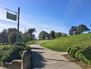 2070 Pacific Ave in San Francisco, CA - Building Photo - Building Photo