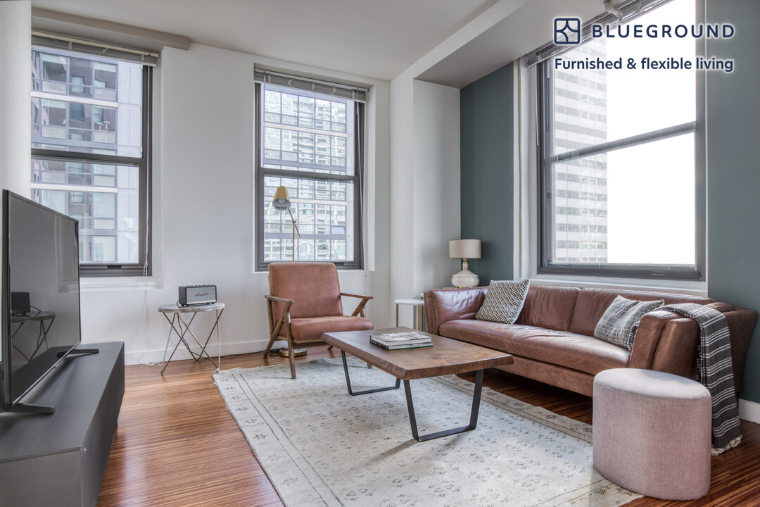 63 E Lake St, Unit FL15-ID130 in Chicago, IL - Building Photo