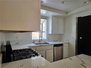 3845 Farquhar Ave, Unit 106 in Los Alamitos, CA - Building Photo - Building Photo