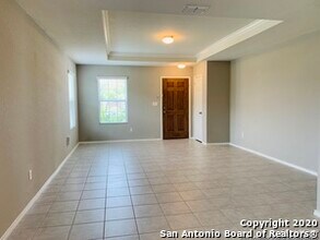 9810 Harbor Mist Ln in Converse, TX - Building Photo - Building Photo