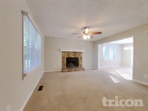 1394 Winndale Rd in Dallas, GA - Foto de edificio - Building Photo