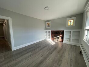 821 Main St E in Hamilton, ON - Building Photo - Building Photo