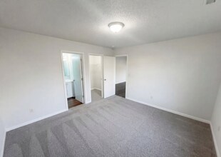 6654 Hazelhatch Dr in Indianapolis, IN - Building Photo - Building Photo