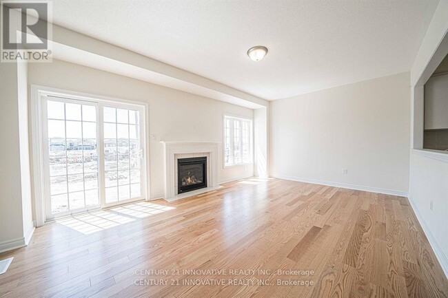 13 Jevons Dr in Ajax, ON - Building Photo - Building Photo