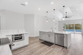 163 Cambria Ln in Naples, FL - Building Photo - Building Photo