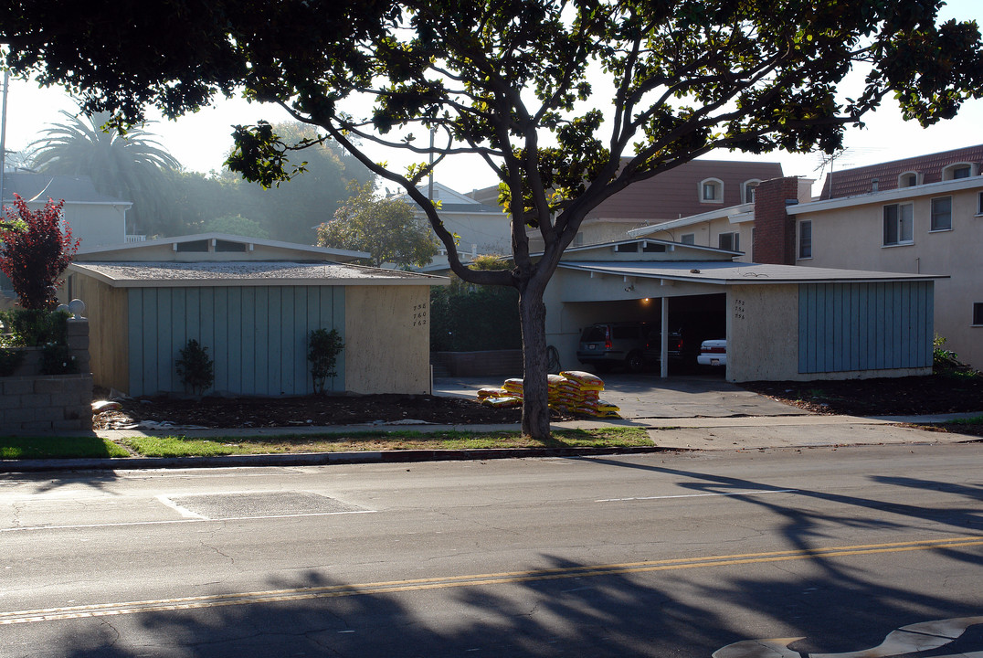 752-762 Main St in El Segundo, CA - Building Photo