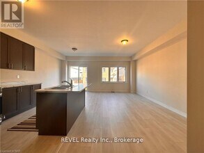 29 Sapphire Wy in Thorold, ON - Building Photo - Building Photo
