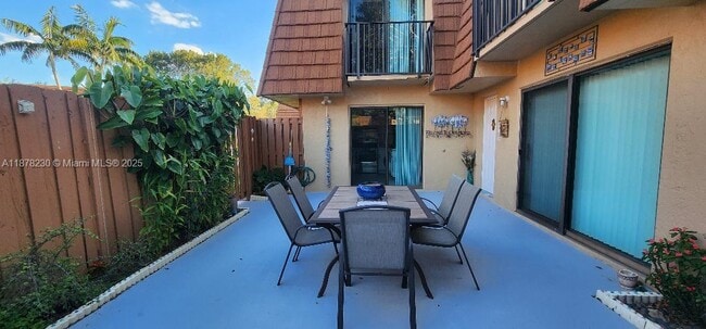 property at 2556 Lakeview Ct