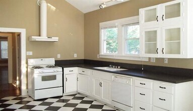 218 N Windomere Ave in Dallas, TX - Building Photo - Building Photo