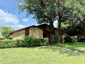 1909 Forestdale Dr in Richardson, TX - Building Photo