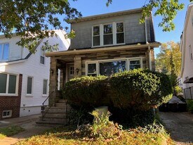 173-32 82nd Ave in Queens, NY - Building Photo