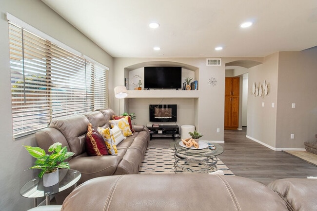 property at 1387 E 10th Pl