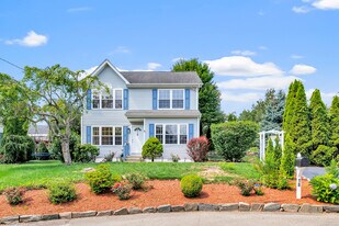 18 Kathryn Dr in Bridgeport, CT - Building Photo