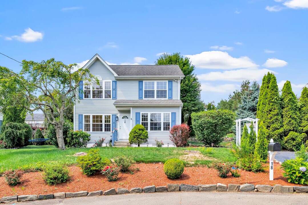 18 Kathryn Dr in Bridgeport, CT - Building Photo