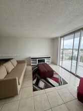 6900 Bay Dr in Miami Beach, FL - Building Photo - Building Photo