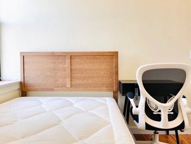 Furnished room/NOT APARTMENT in Brooklyn, NY - Building Photo - Building Photo