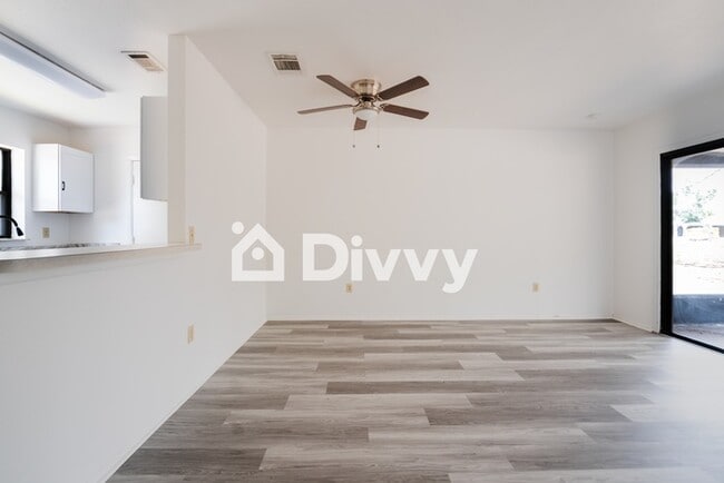 6462 Kenwood Dr photo'