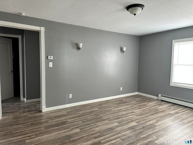 210 Bouley Ave in Waterbury, CT - Building Photo - Building Photo