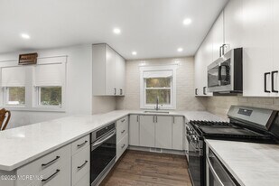 741 Lakehurst Ave in Jackson Township, NJ - Building Photo