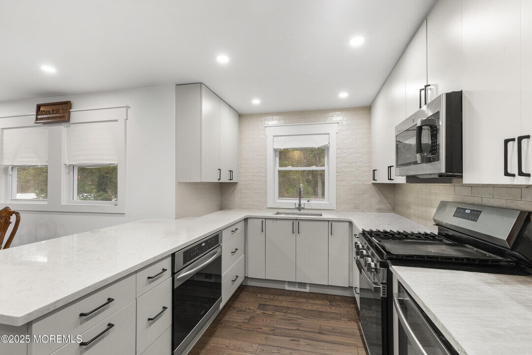 741 Lakehurst Ave in Jackson Township, NJ - Building Photo