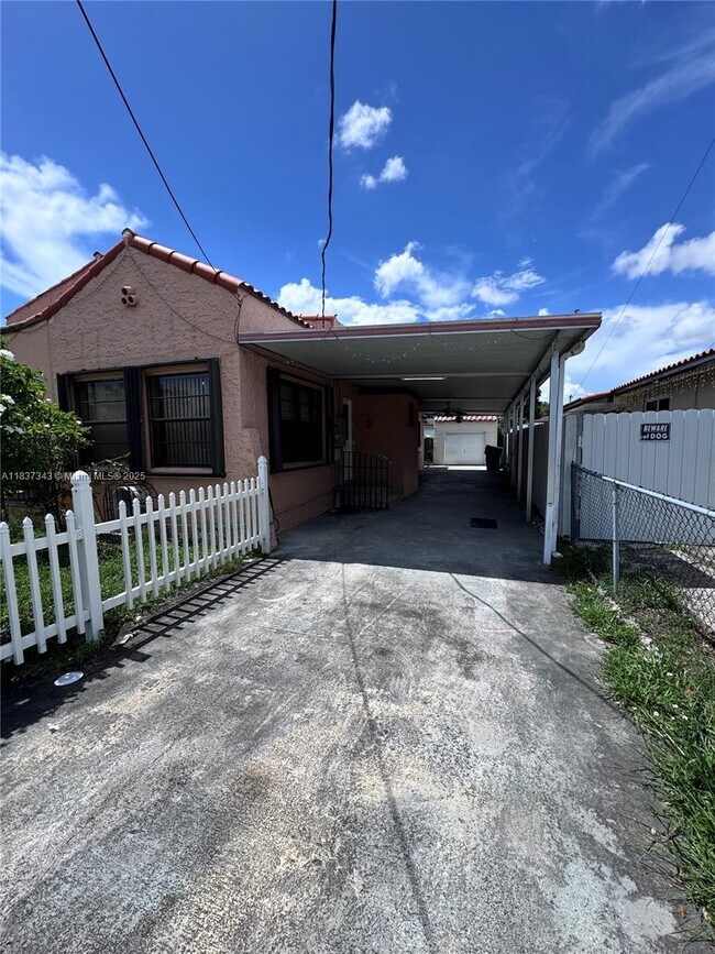 3444 NW 4th St in Miami, FL - Building Photo - Building Photo