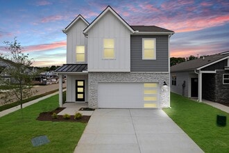901 Brooklyn Crossing Rd in Gallatin, TN - Foto de edificio - Building Photo