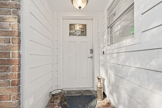 13702 Ella Lee Ln in Houston, TX - Building Photo - Building Photo