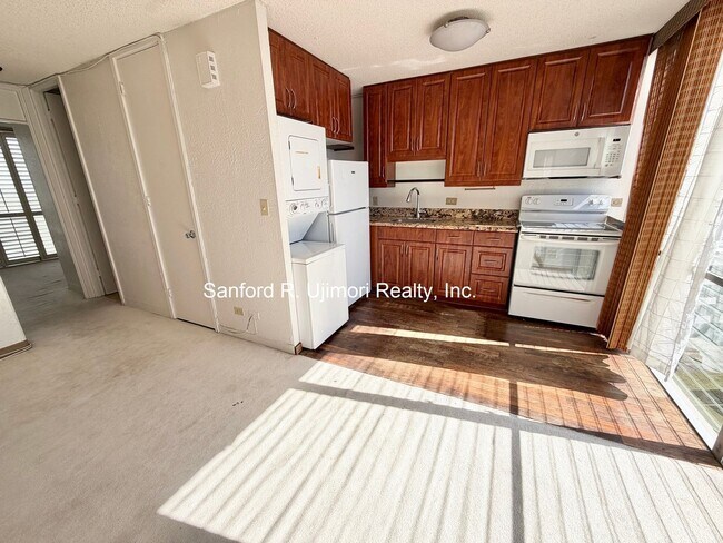 1702 Kewalo St in Honolulu, HI - Foto de edificio - Building Photo