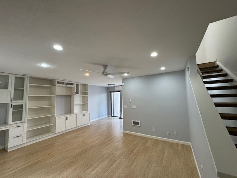 2770 Ariane Dr in San Diego, CA - Building Photo